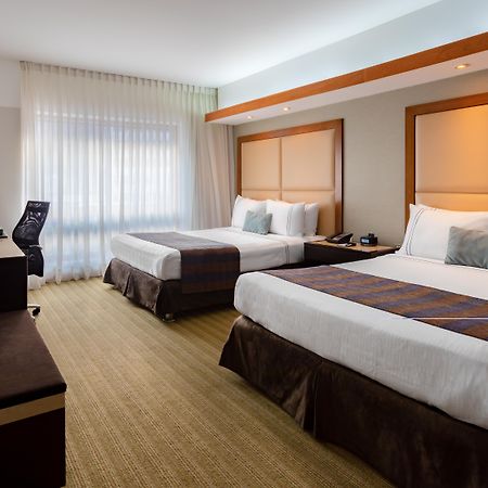 Sonesta Hotel El Olivar Lima Bagian luar foto A typical room at the hotel