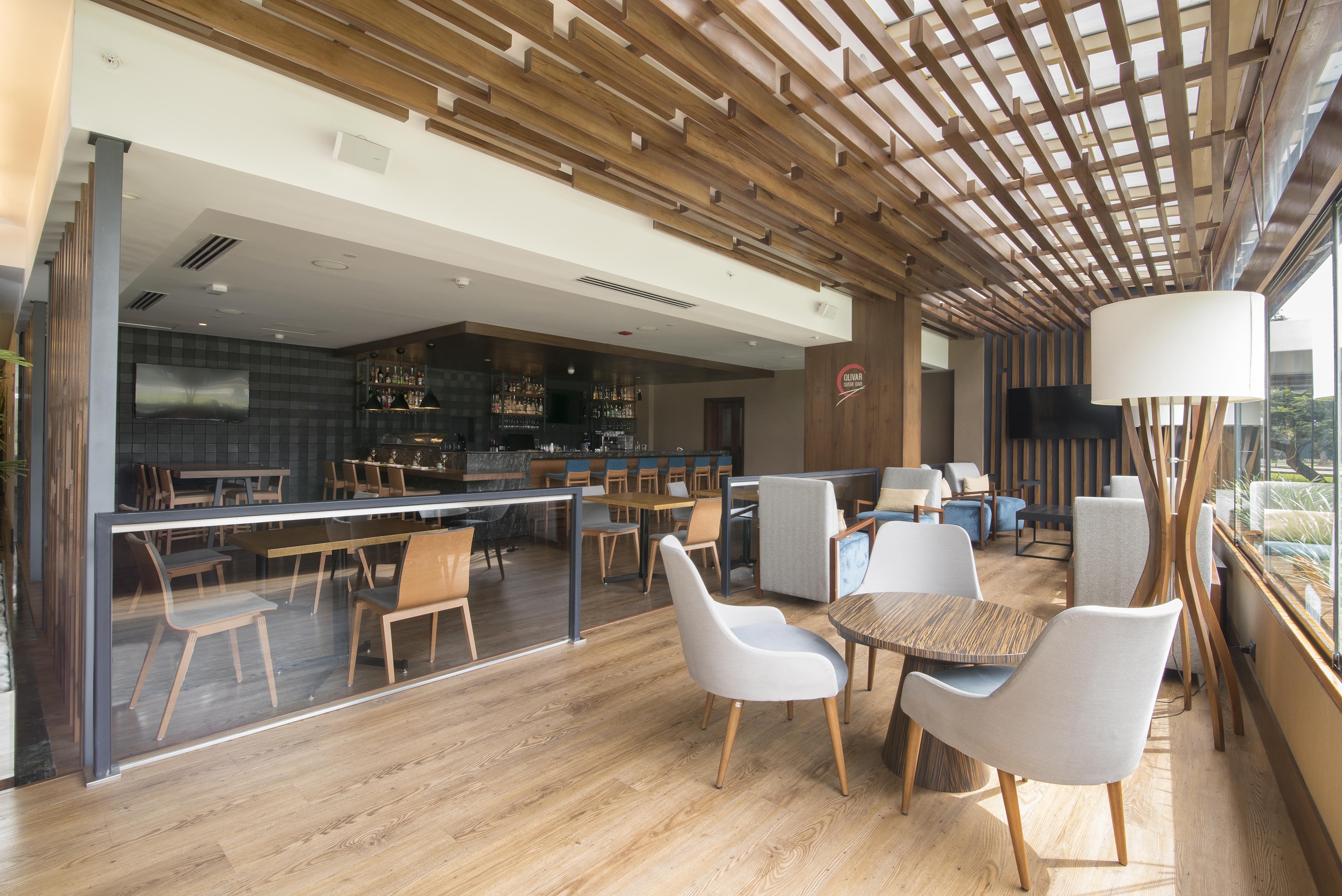 Sonesta Hotel El Olivar Lima Bagian luar foto The lounge at the airport